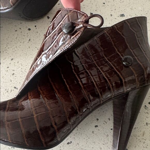 Via Spiga LYDIA Brown Leather Crocodile-Embossed Ankle Boots Pointy Toe Size 7.5 - Picture 9 of 15